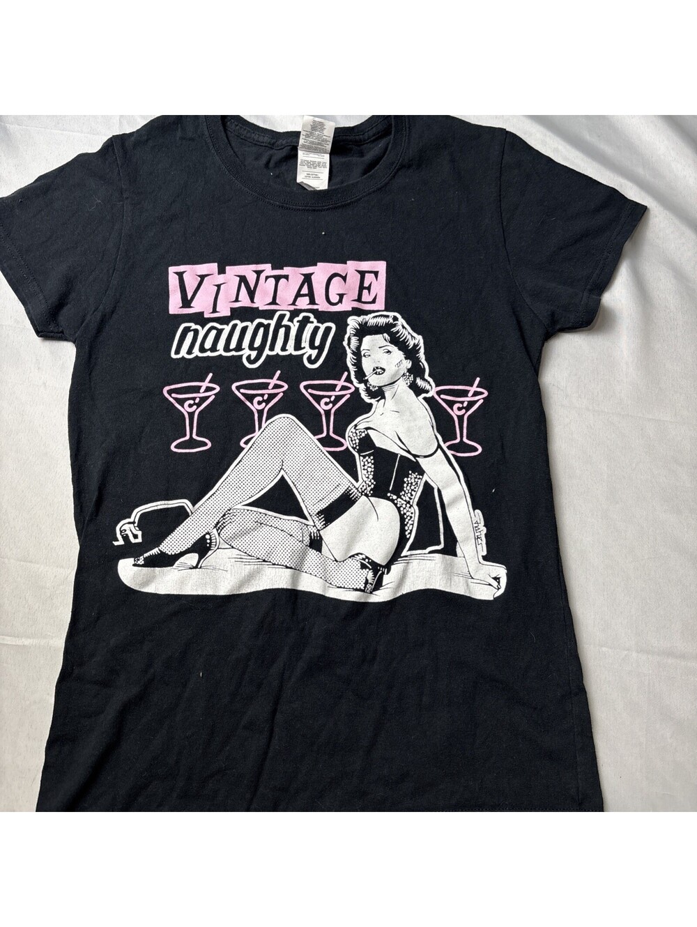 Gildan Heavy Cotton Black Graphic T-Shirt Vintage Naughty S